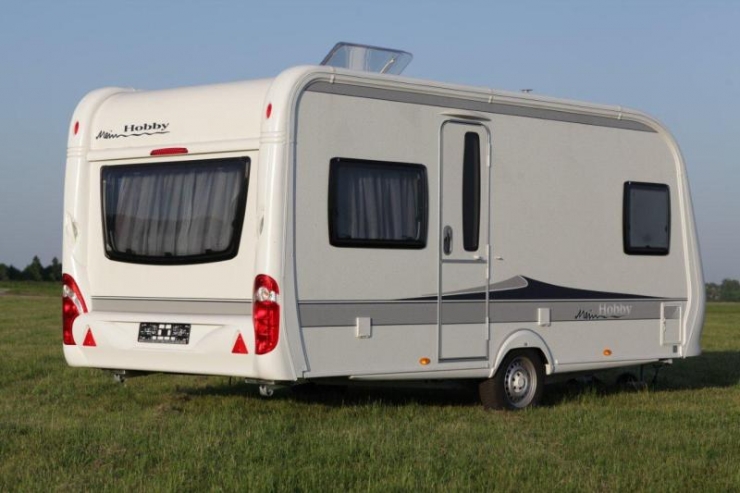3. HOBBY 460 UFe De luxe 2012